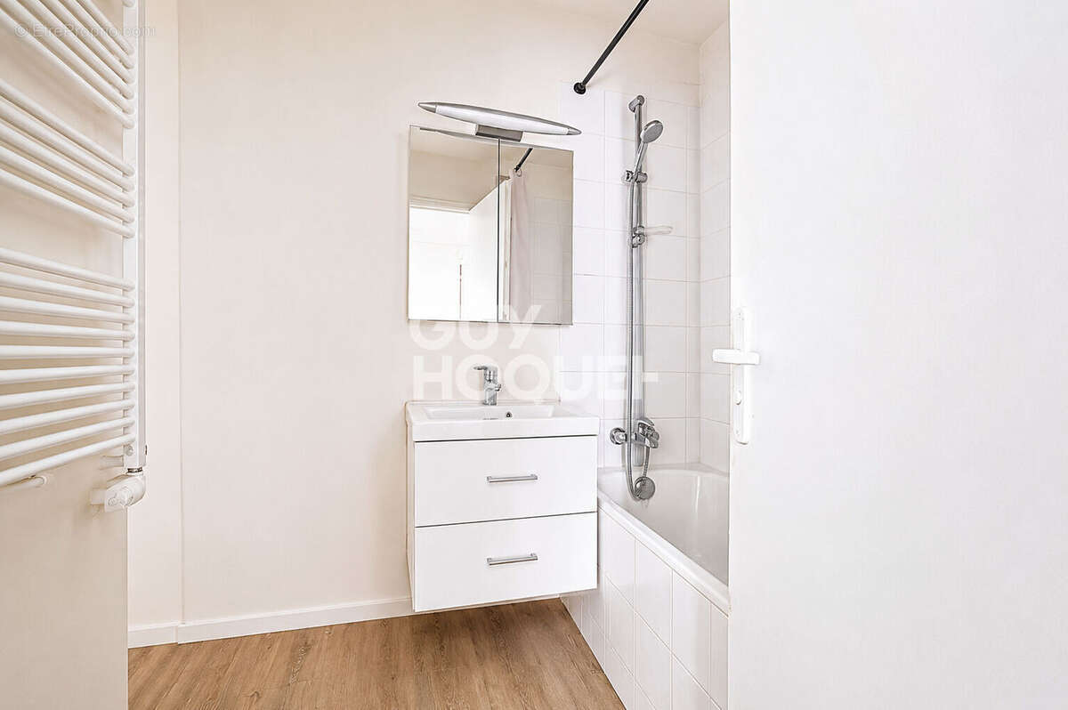 Appartement à PARIS-12E