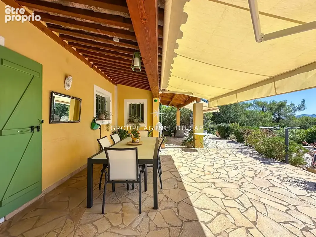 A vendre  la bouverie villa provencale plain pied piscine garage - photo 15