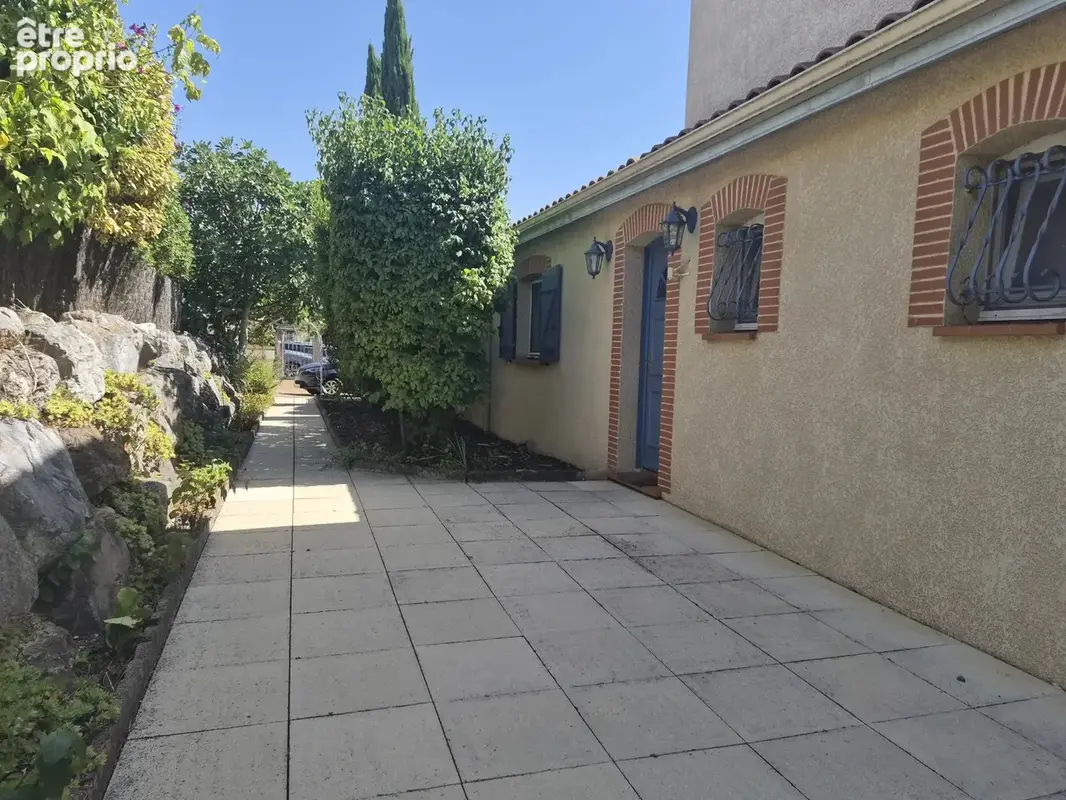 Contemporaine de 156 m² . Garage, piscine et vue - photo 14