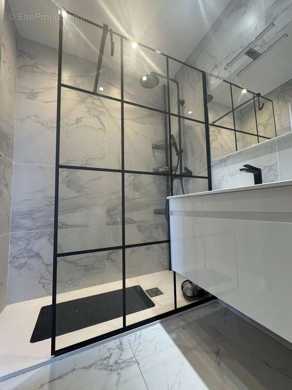 Appartement à VALLAURIS