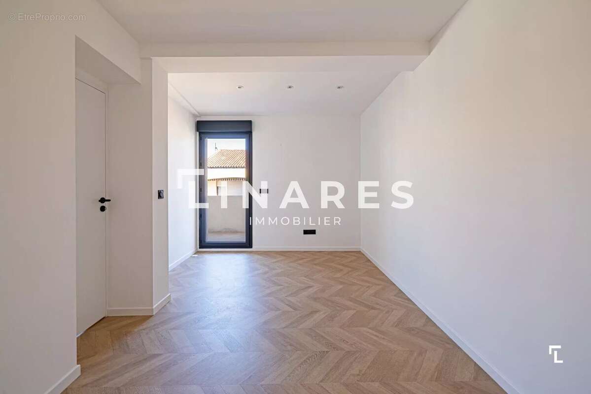 Appartement à MARSEILLE-5E