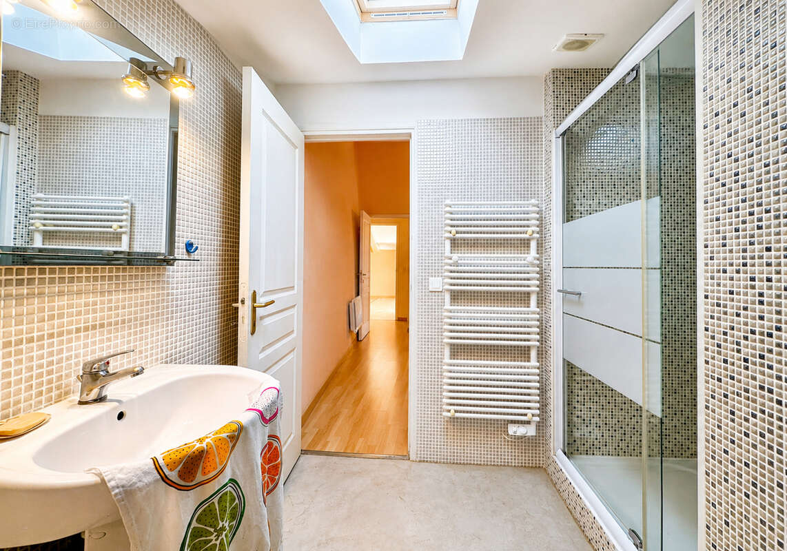 Appartement T3 lumineux de 81 m² - photo 5
