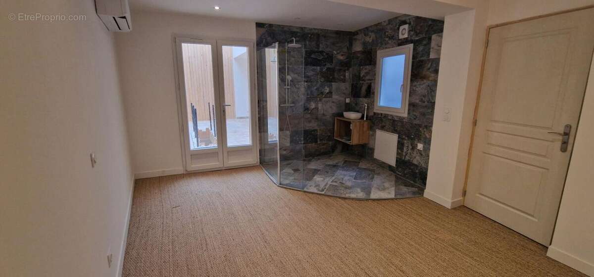 Appartement à L'ISLE-SUR-LA-SORGUE