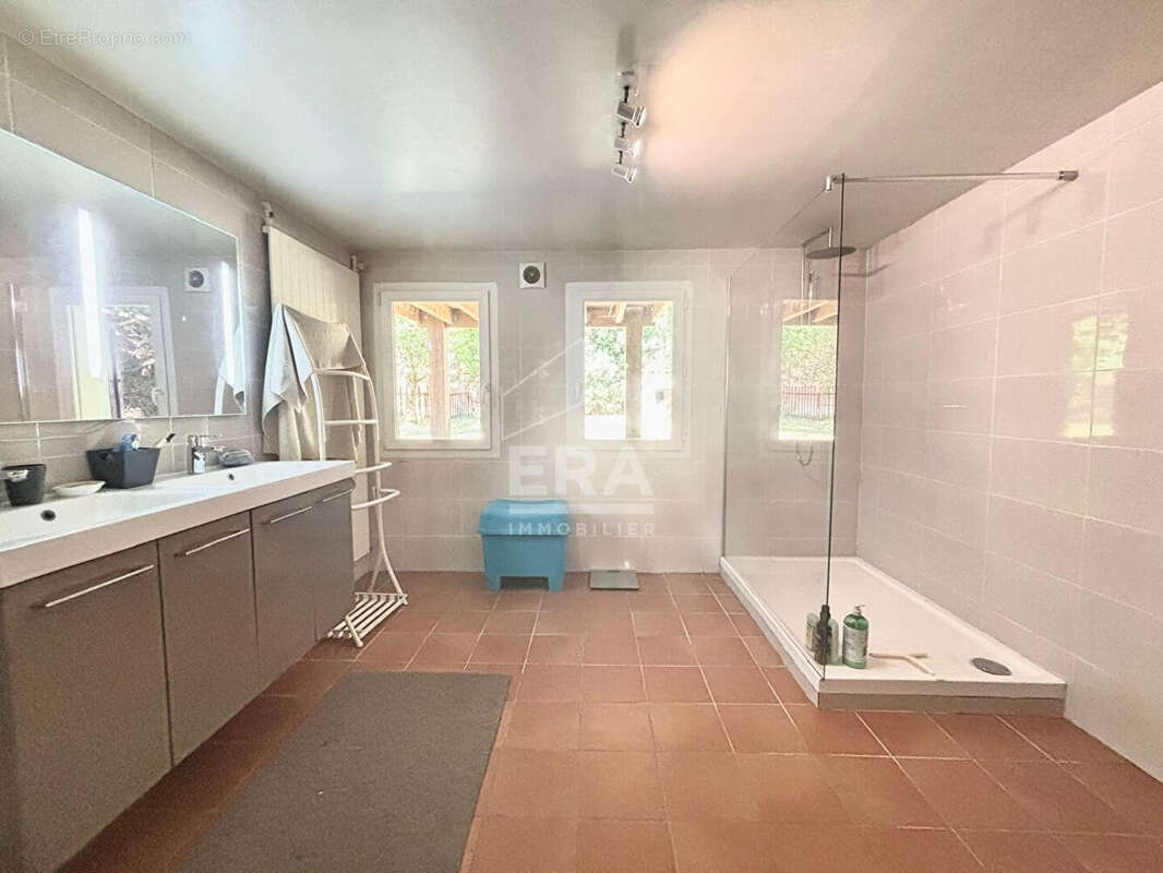 Maison à COMBS-LA-VILLE