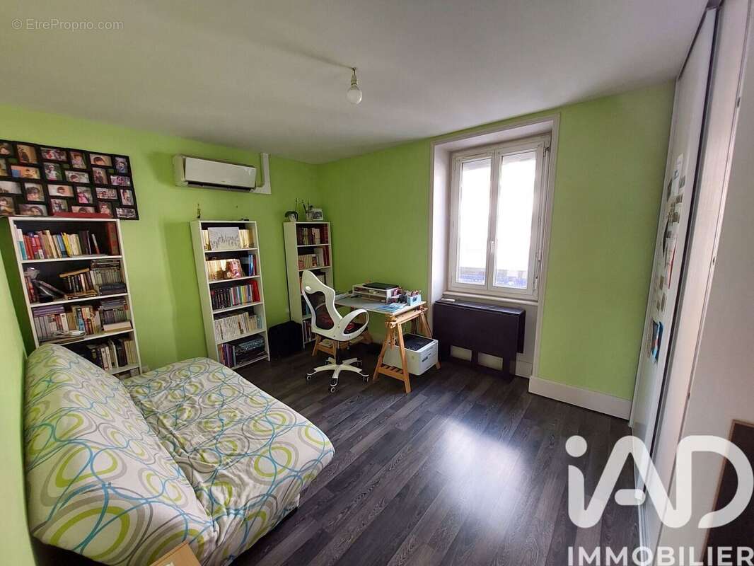 Appartement 105 m² à Montceau-Les-Mines  - photo 5
