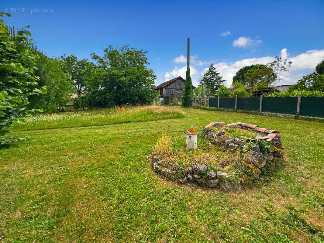 Maison à SAINT-LEON-SUR-L'ISLE