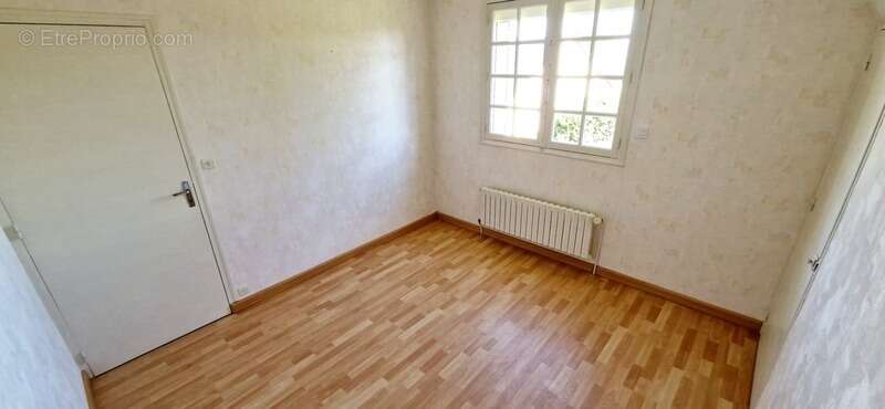 EXCLUSIVITÉ – Maison familiale de 195 m² – 7 chambres – Sous-sol complet – Double garage – Condé-sur-Vire - photo 16