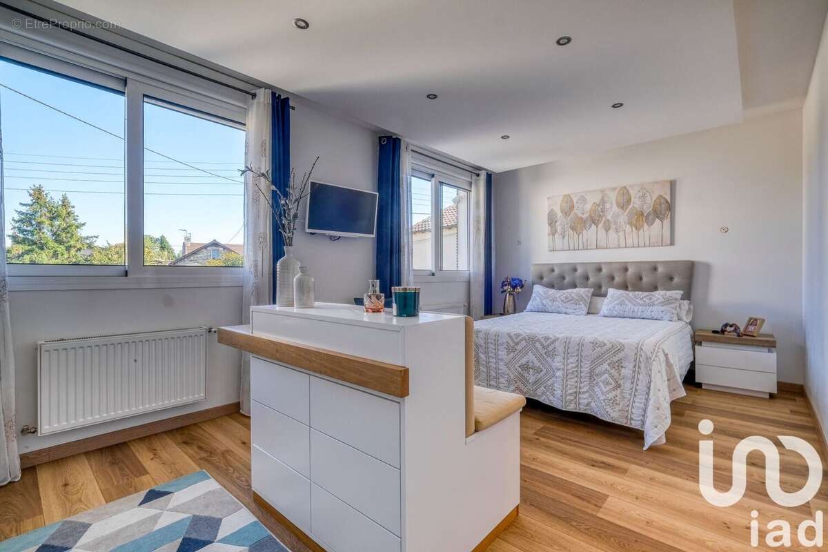 Photo 5 - Maison à LIVRY-GARGAN