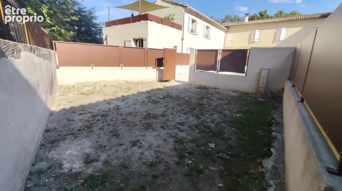 Photo Appartement à Jonquieres-Saint-Vincent au prix de 175 000€