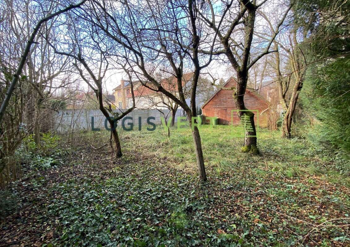 Terrain à VILLEBON-SUR-YVETTE