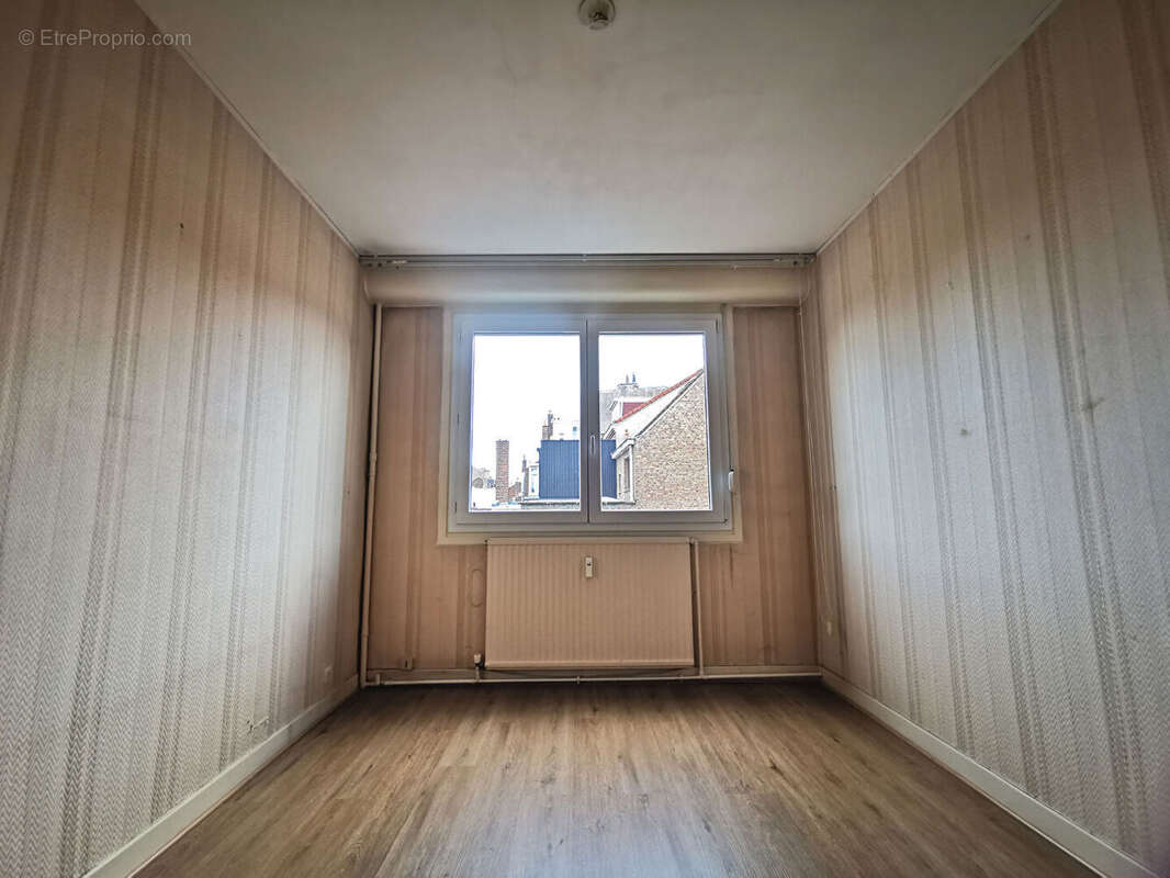LILLE  Quartier Saint - Maurice Pellevoisin -  T3  67.09 m2  avec garage aérien et cave  . - photo 13