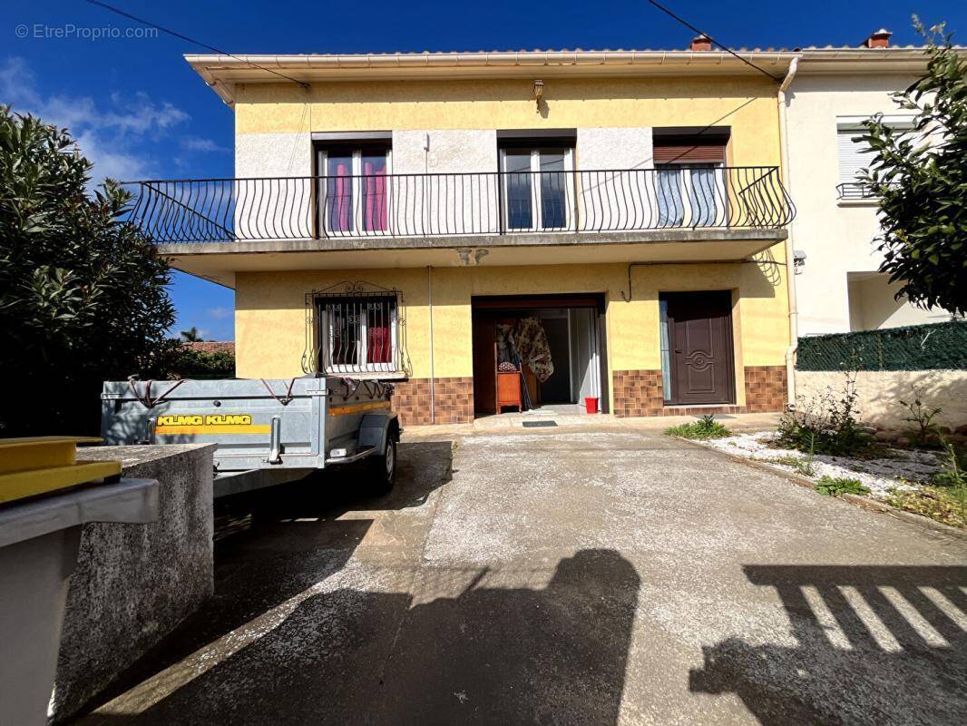 Maison à PEZILLA-LA-RIVIERE