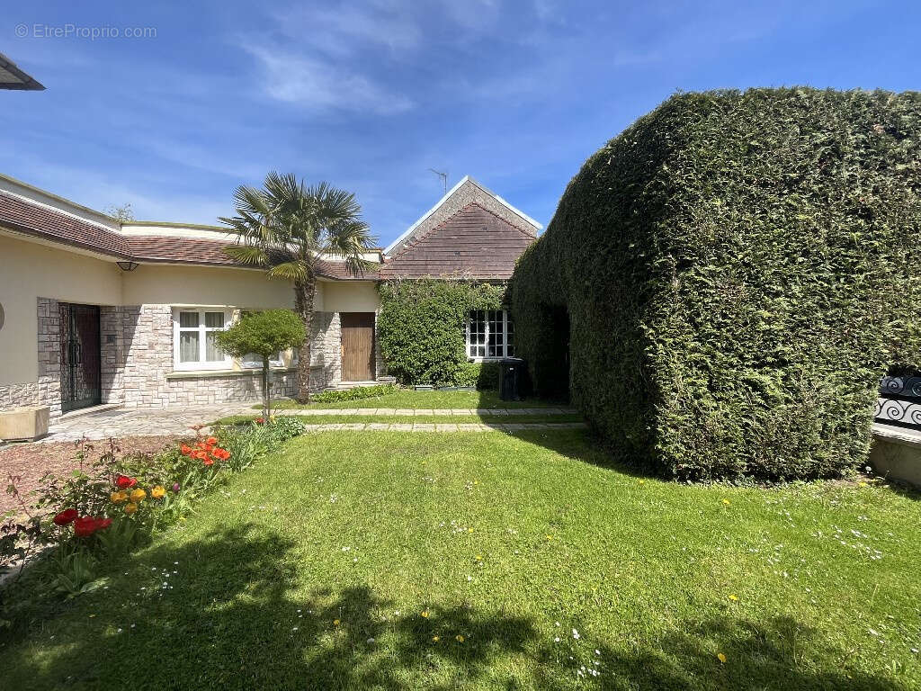 Maison à AUXI-LE-CHATEAU