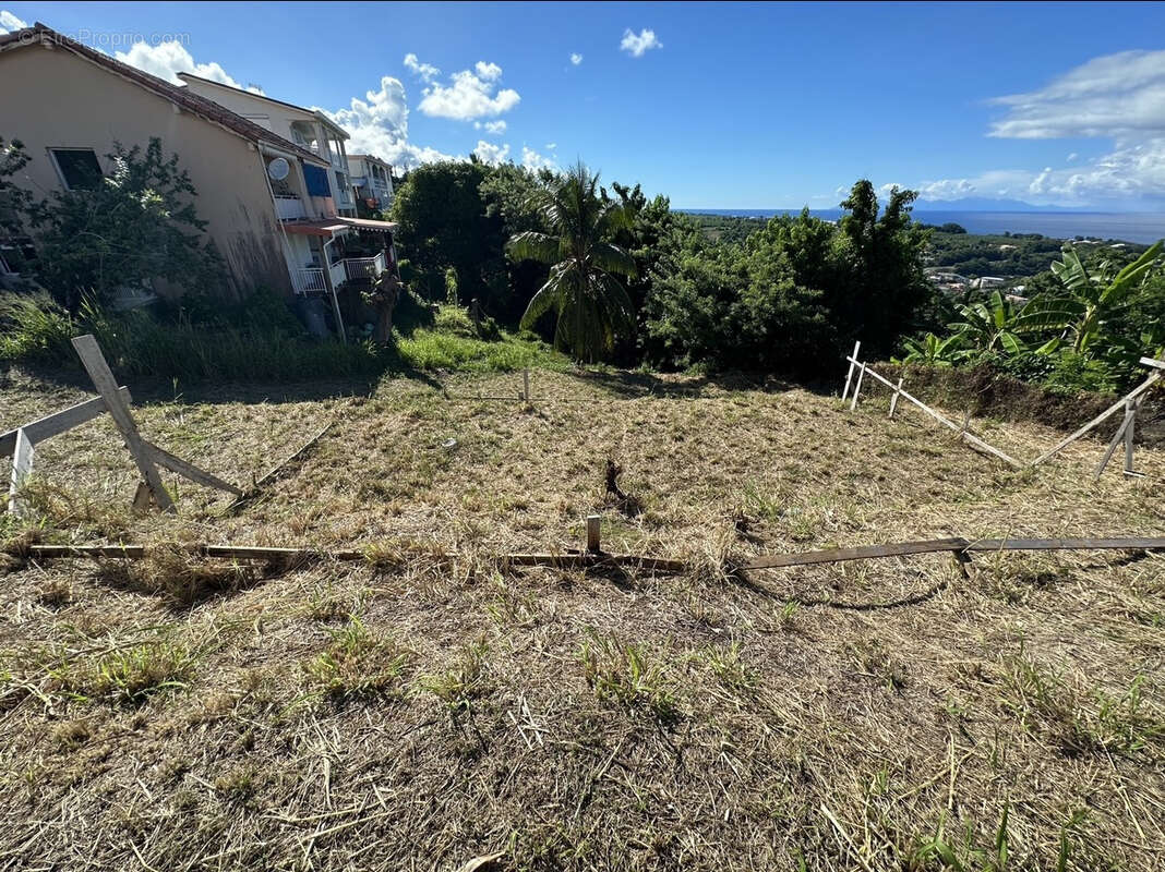 Terrain à LE MARIGOT