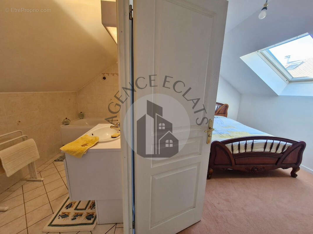 Maison à MONTEVRAIN