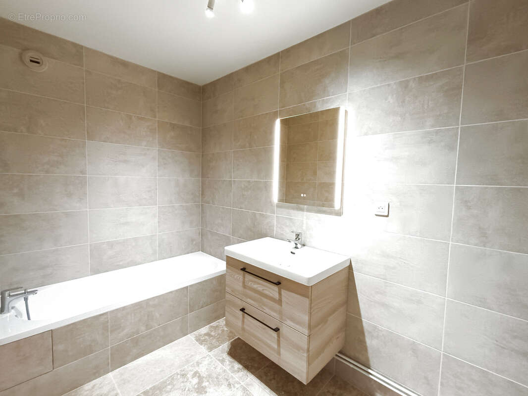 Appartement 4 pcs 93m2 lumineux avec grand balcon - photo 6