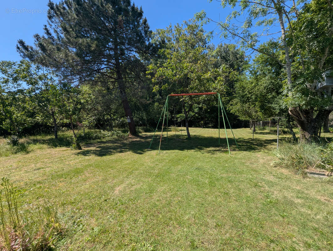 Meulière de caractère avec parc d'environ 6 000 m2  en bord de rivière - photo 29