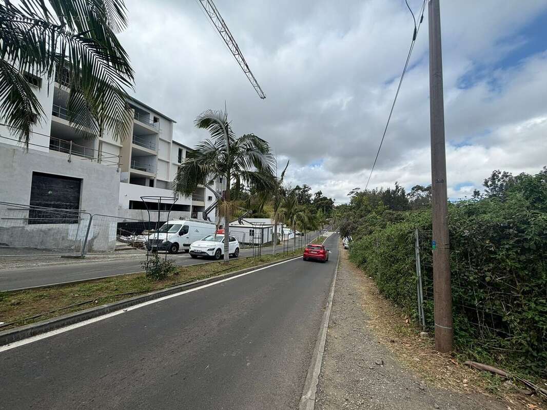 Terrain à LE TAMPON