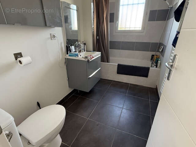 Maison à VILLEVIEILLE