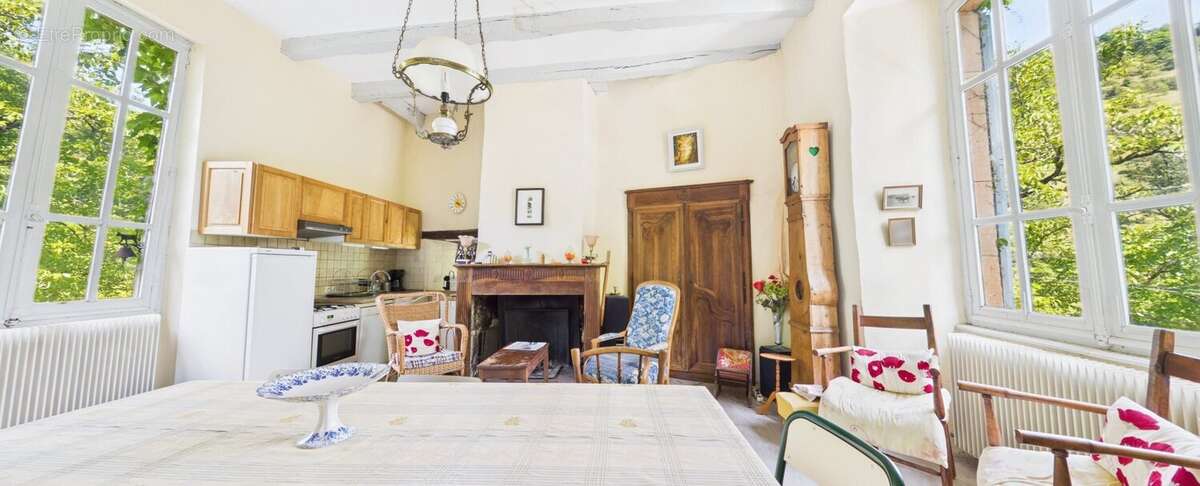 Maison à MARCILLAC-VALLON