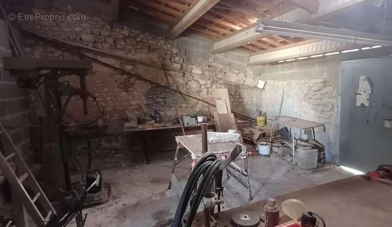 Grande maison à vendre 5 pièces FOUQUEBRUNE (16) + dépendances sur terrain d'env 6800 m2 - photo 20