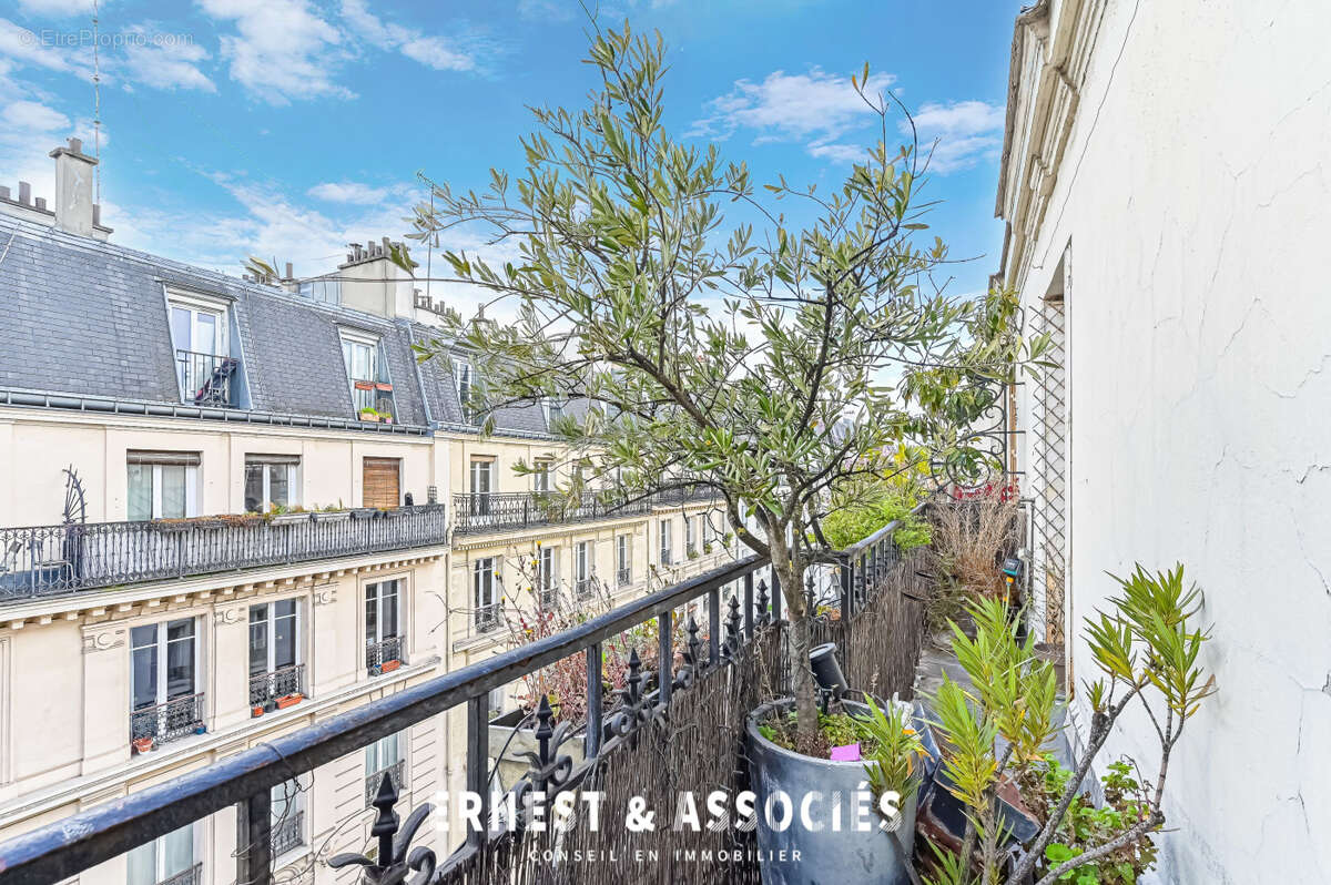 Appartement à PARIS-10E