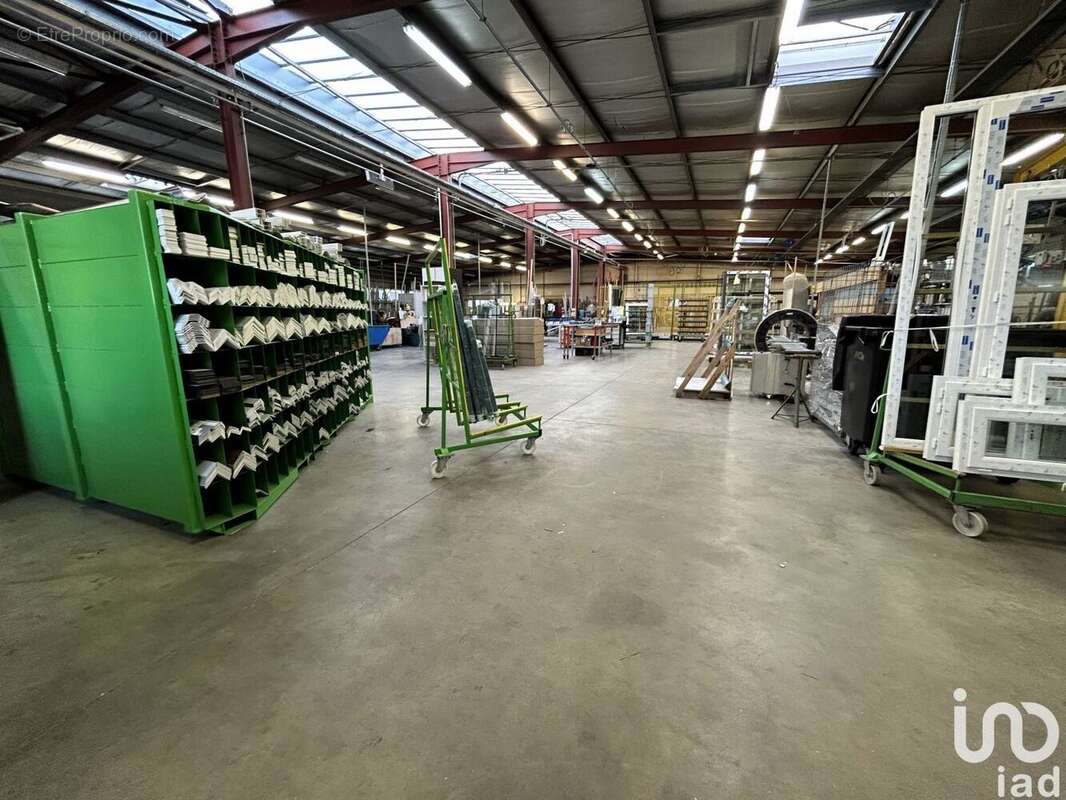 Photo 7 - Commerce à FONTAINE