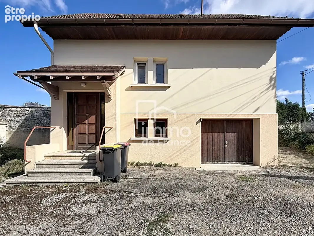 Maison à OYONNAX