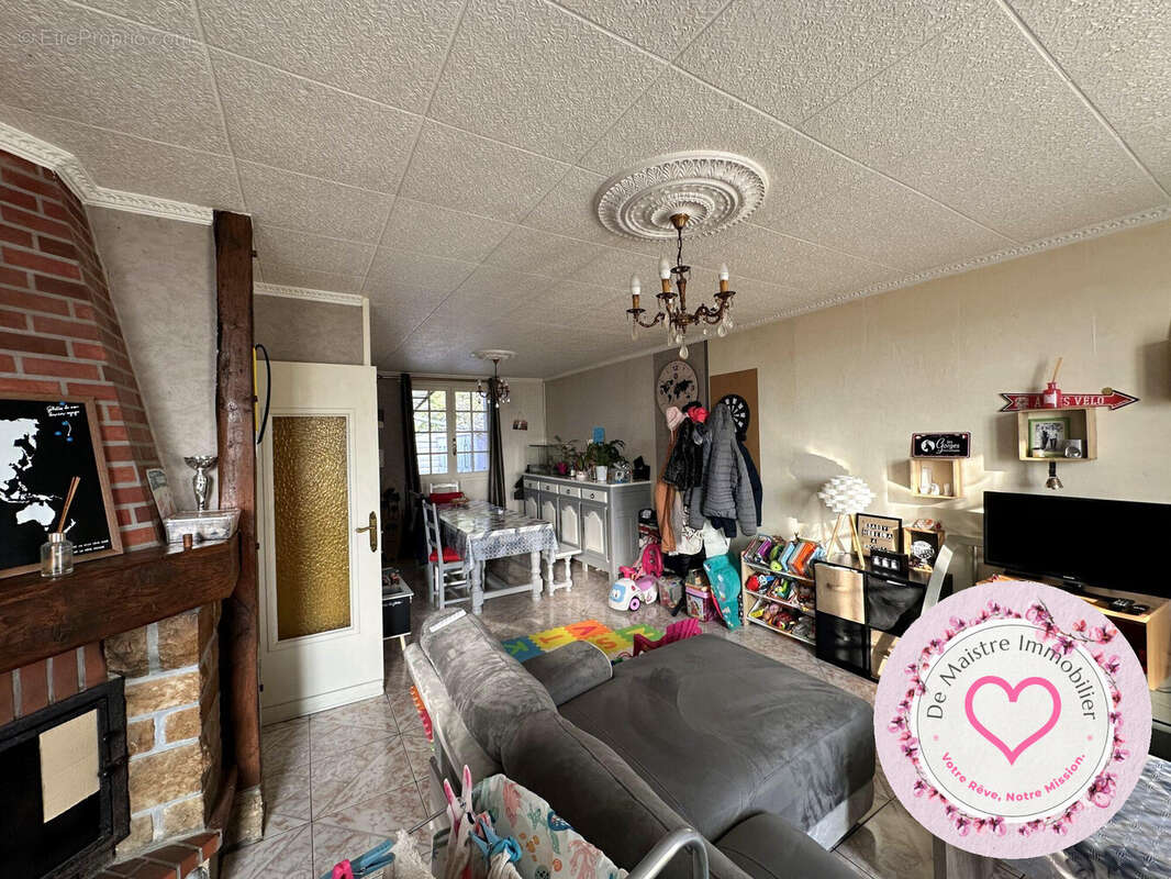 Maison à LES BORDES