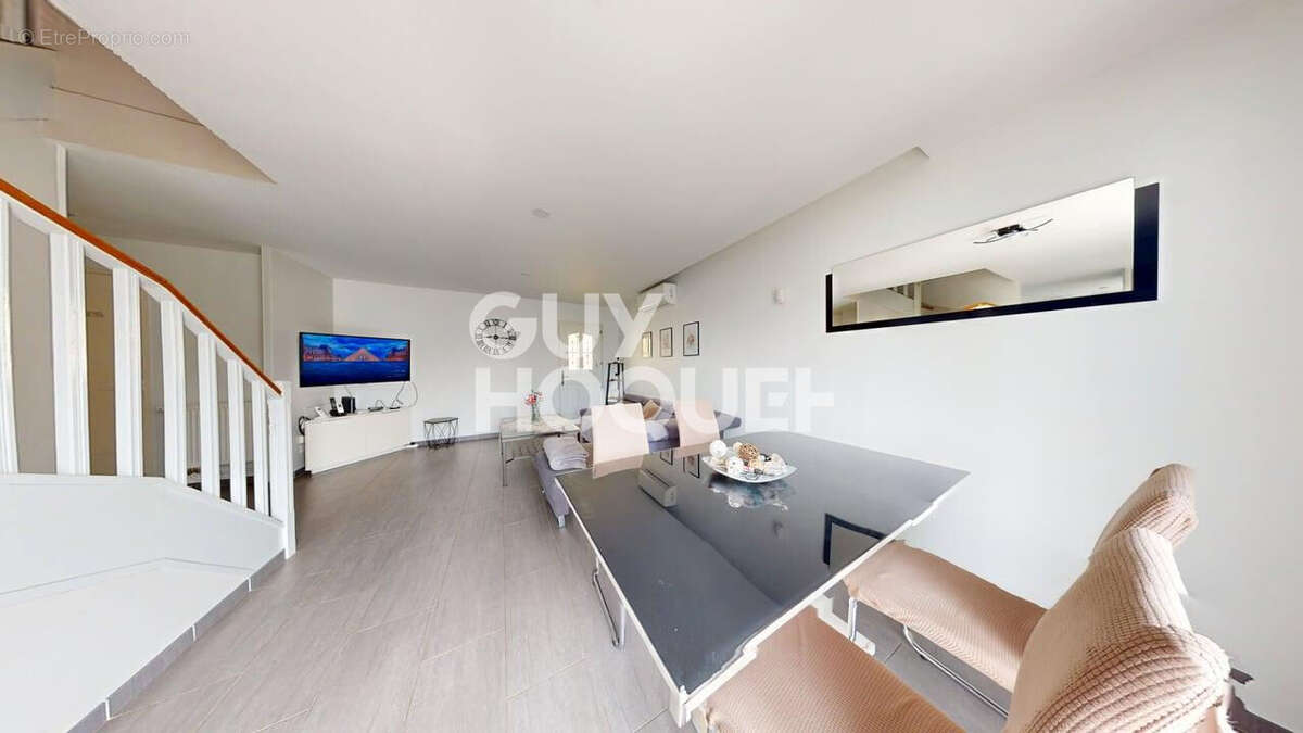 Maison à SAVIGNY-SUR-ORGE