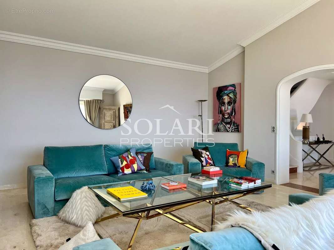 Maison à THEOULE-SUR-MER