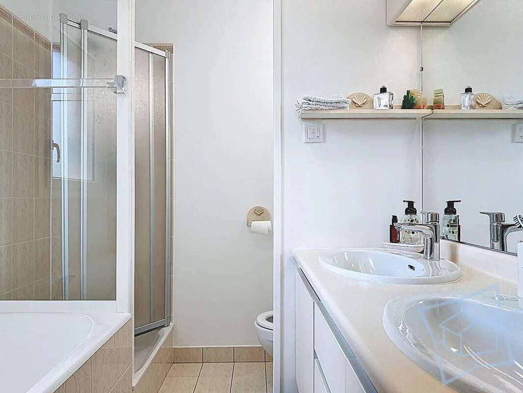 Maison à VOISINS-LE-BRETONNEUX