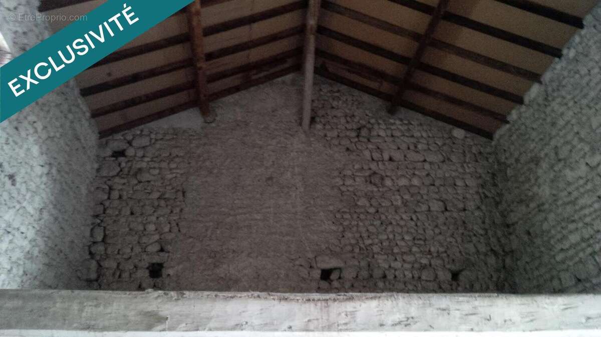 Appartement 222 m² à Charroux  - photo 8