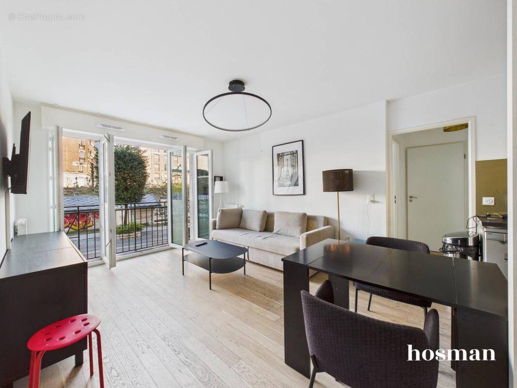 Appartement à LA GARENNE-COLOMBES