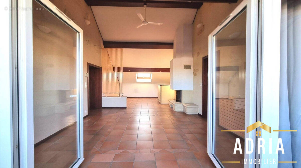 Pièce de vie - Appartement à MAIZIERES-LES-METZ