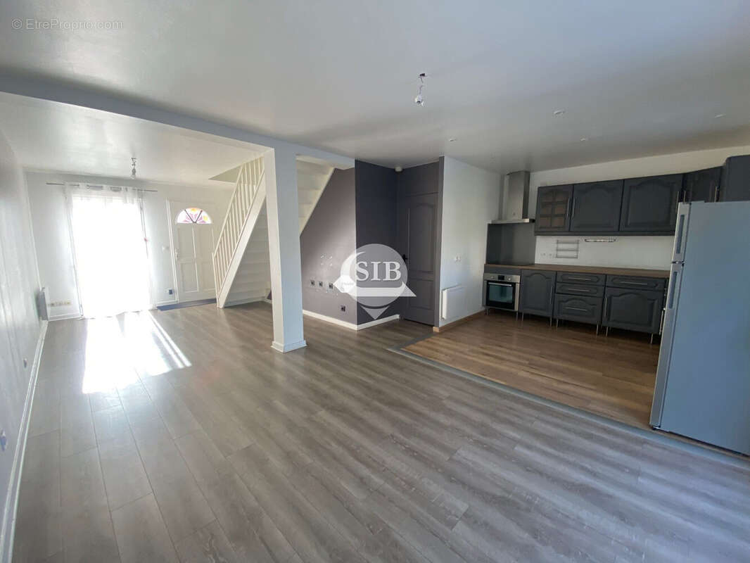 Maison à BALLAINVILLIERS