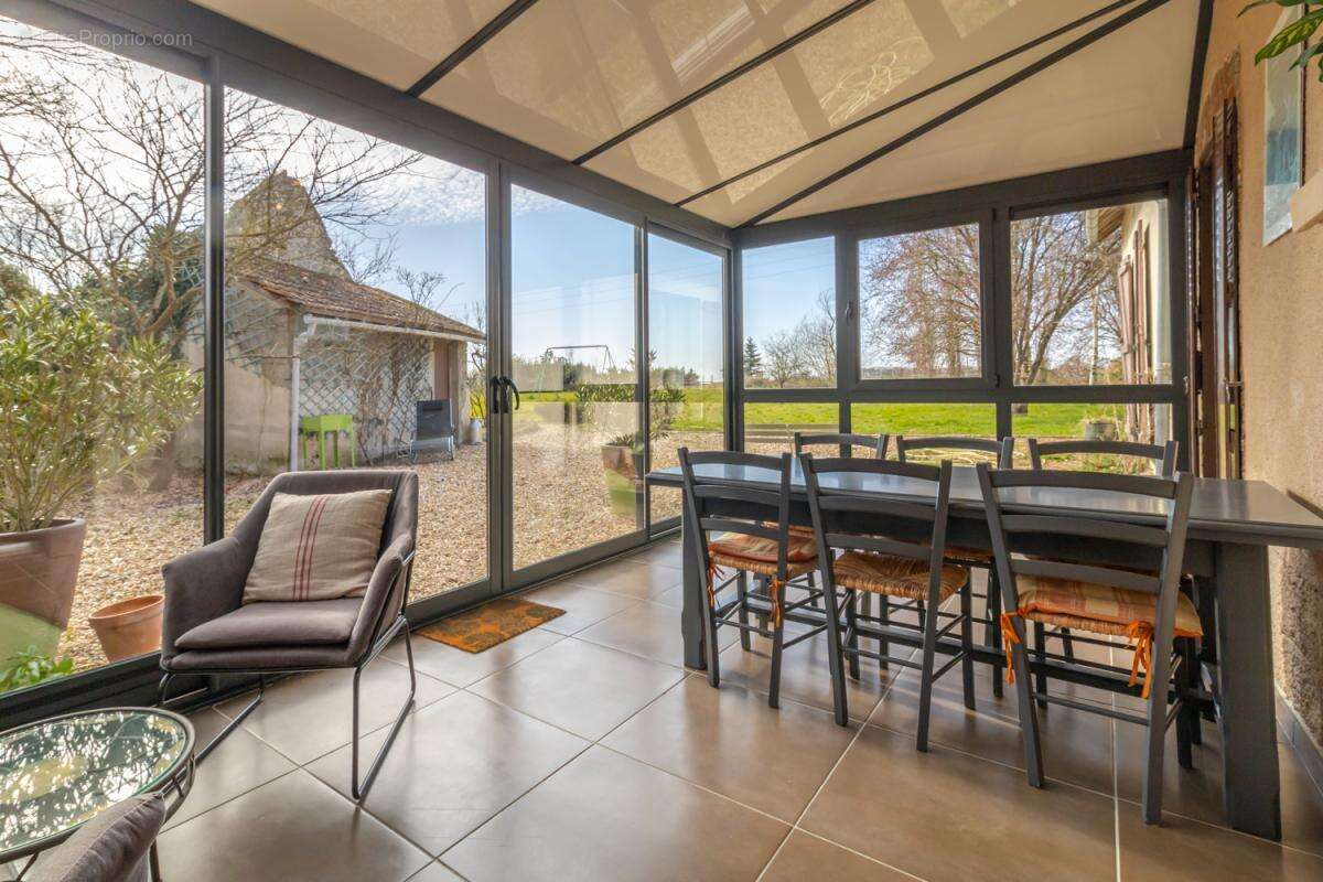 Maison Dun Le Poelier 8 pièce(s) 161.84 m2 - photo 5