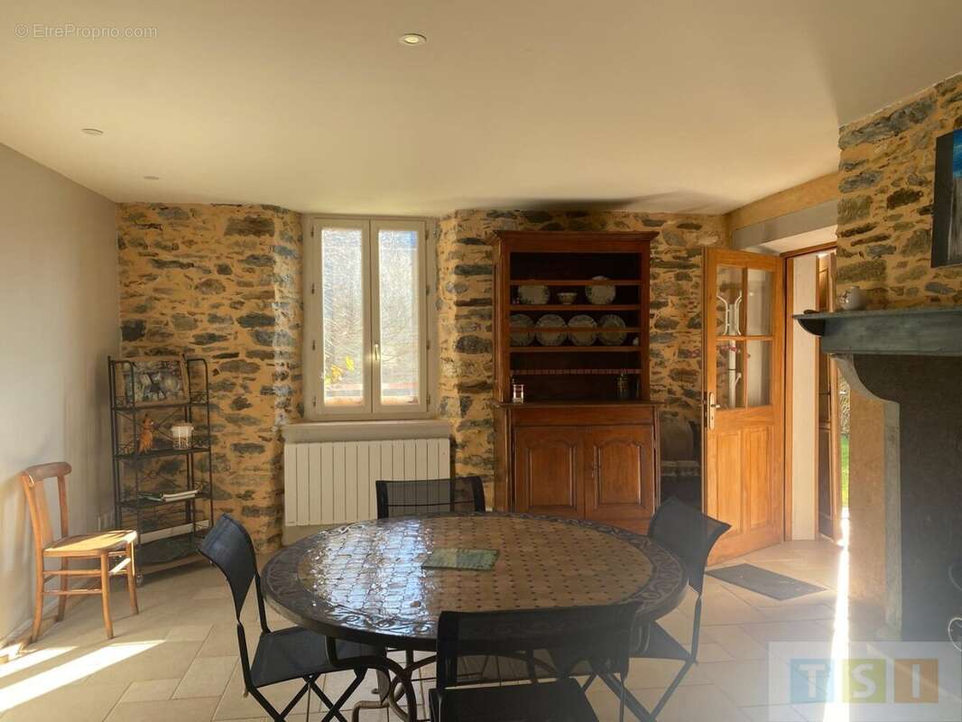 Maison à AVEZAC-PRAT-LAHITTE