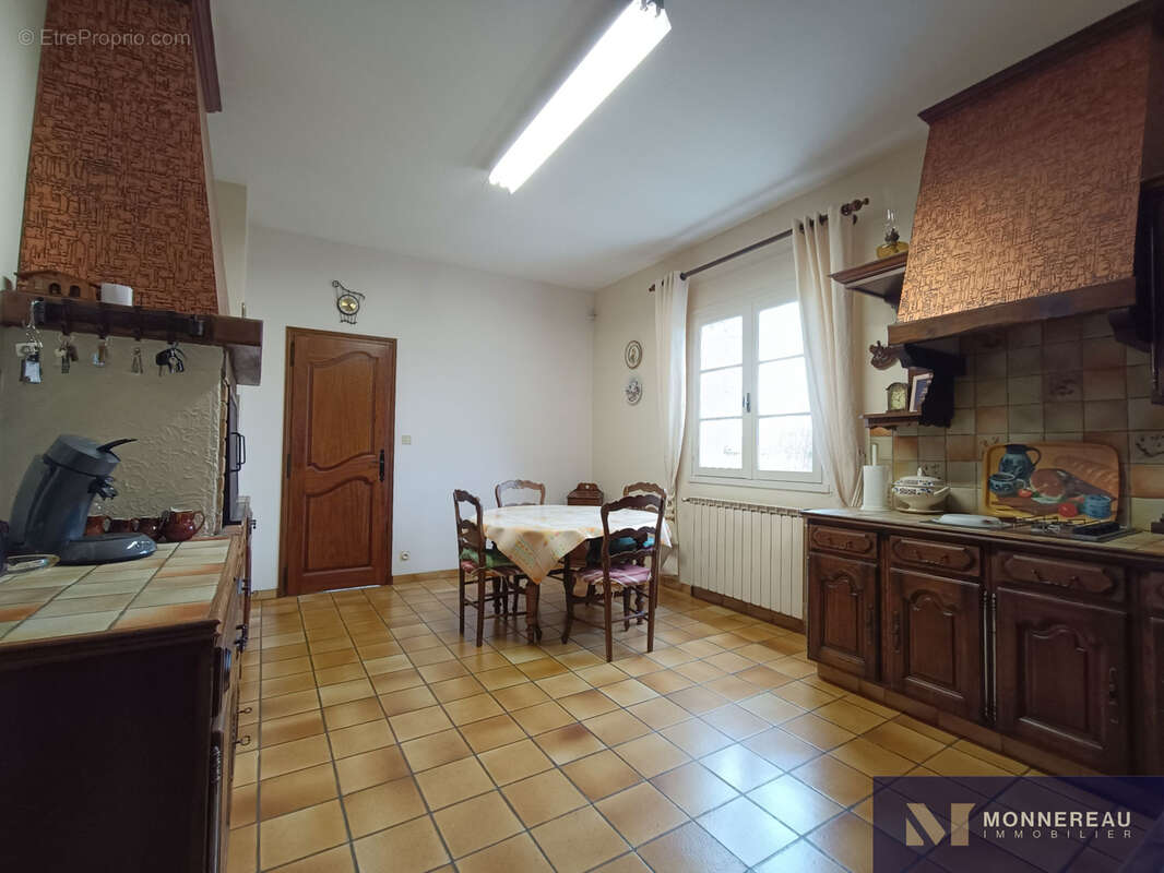 Maison à ROULLET-SAINT-ESTEPHE