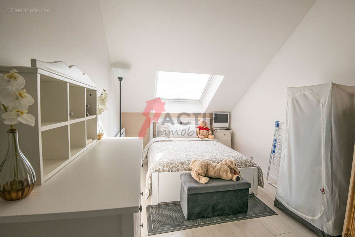 Appartement à COURCOURONNES