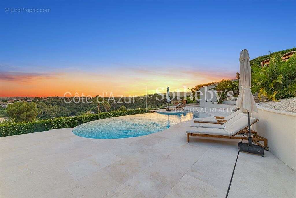 Villa de prestige avec vue mer panoramique à Cagnes-sur-Mer et maison d'invités - photo 16
