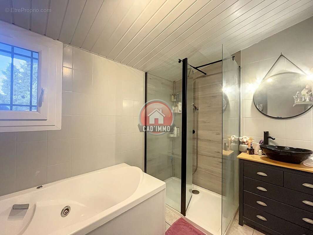 Maison à SAINT-PIERRE-D'EYRAUD