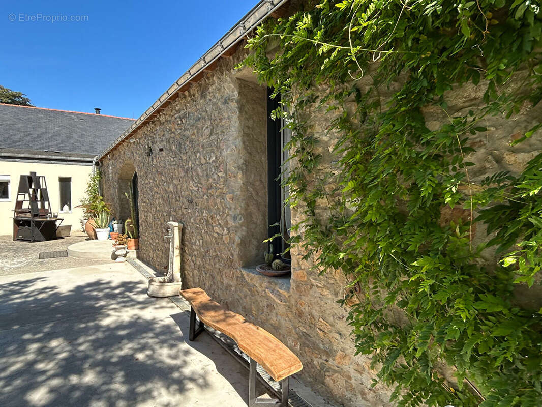 Maison à DONGES
