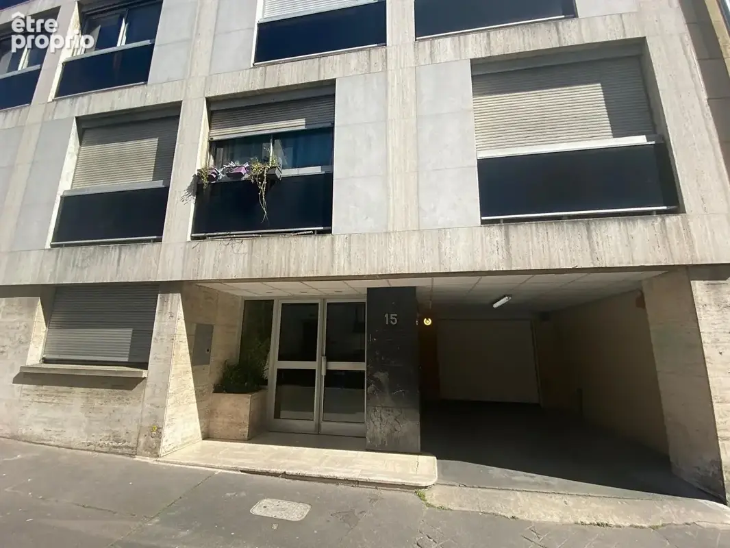 Parking à PARIS-15E