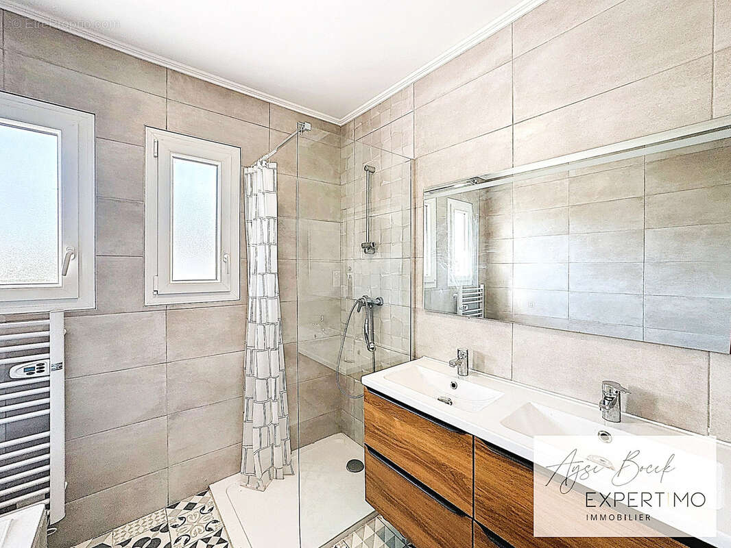 Maison à ROUSSILLON