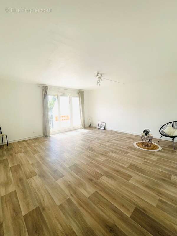T3 de 75 m2 avec double parking à CHARTRES - photo 2