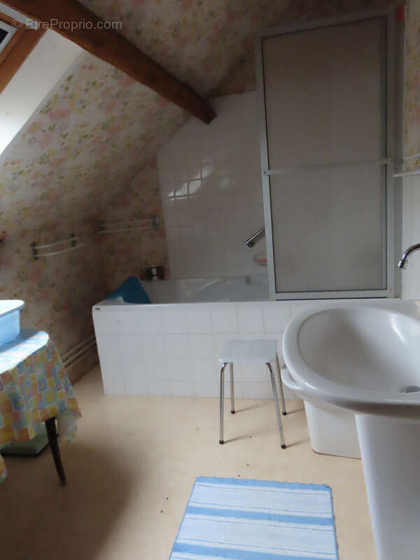 Maison à SAINT-BONNET-DE-ROCHEFORT