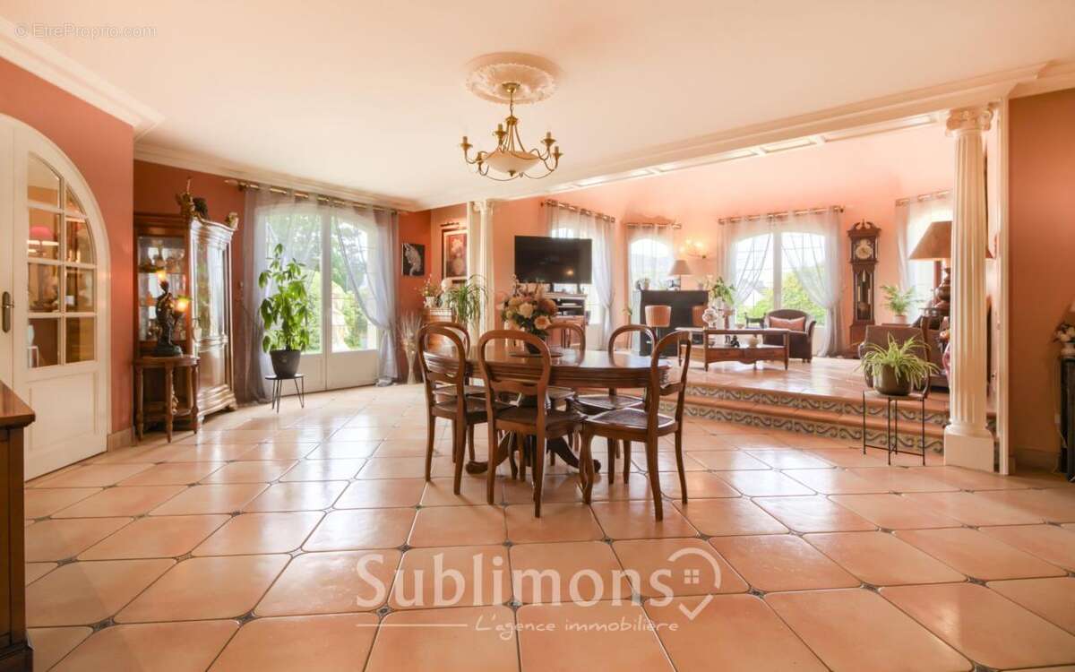 Maison à LOCMINE