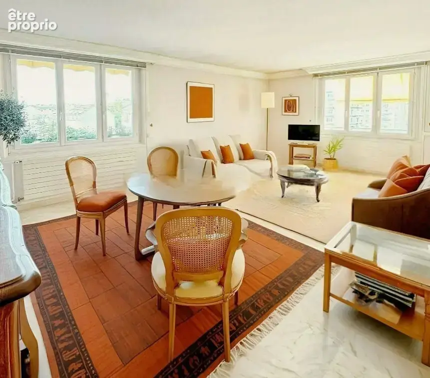 Appartement à SAINT-MAUR-DES-FOSSES