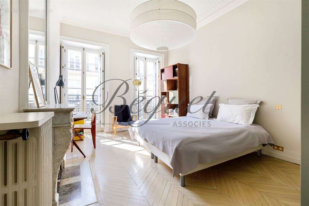 Appartement à PARIS-9E